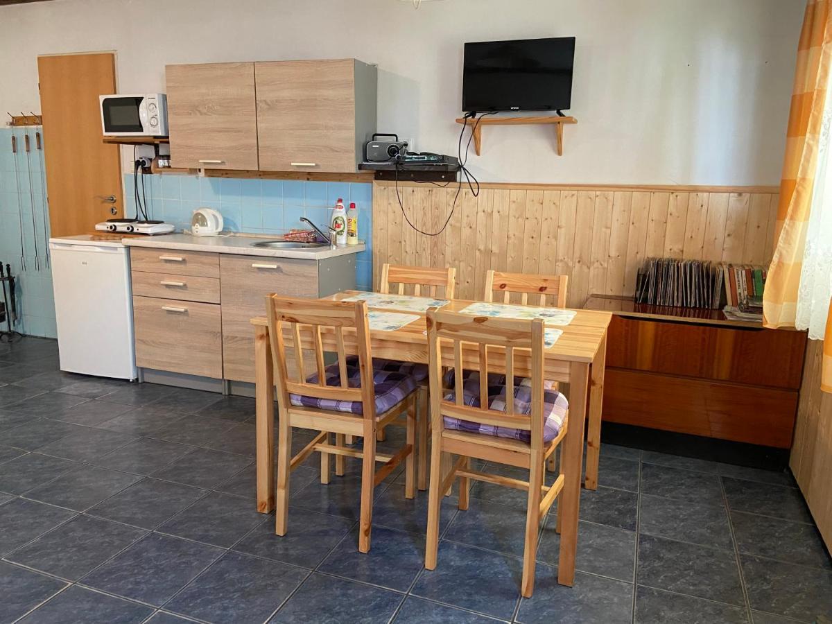 Apartman U Marusky Chribska Exterior photo