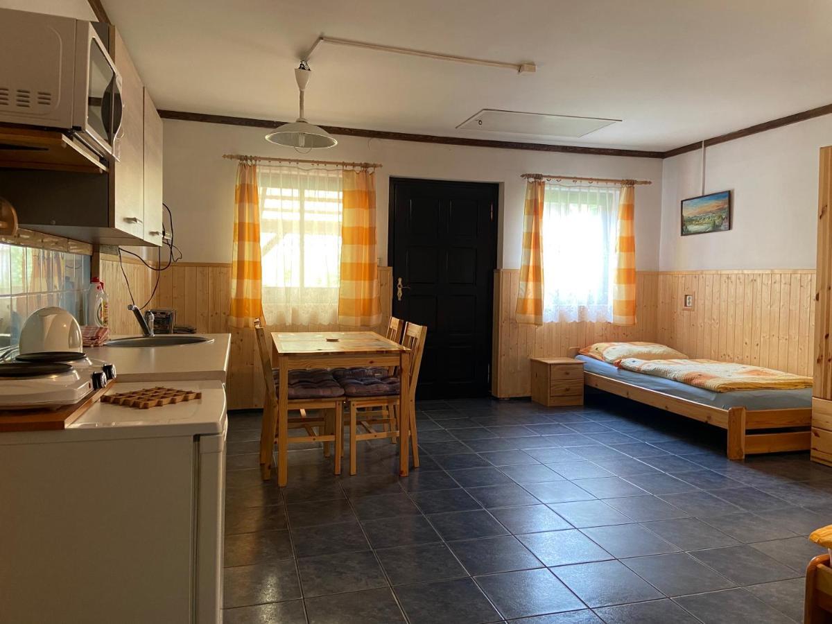 Apartman U Marusky Chribska Exterior photo